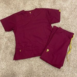 WonderWink Scrub Set NWOT Medium Top & Medium Petite Pants